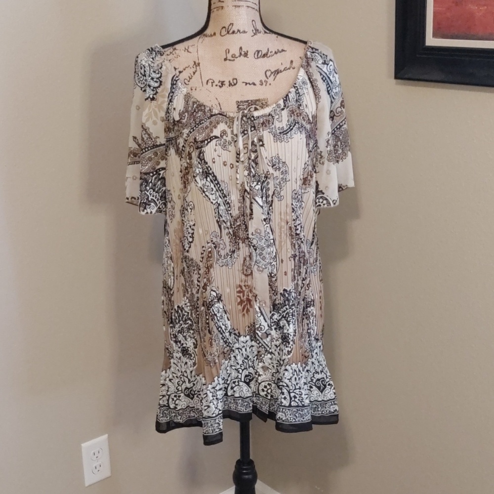 Avenue pasley and cream Tee